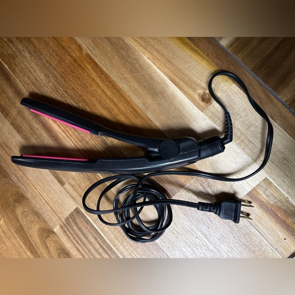 Conair Black 2” Flat Iron Hair Straightener - Picture 3 of 8